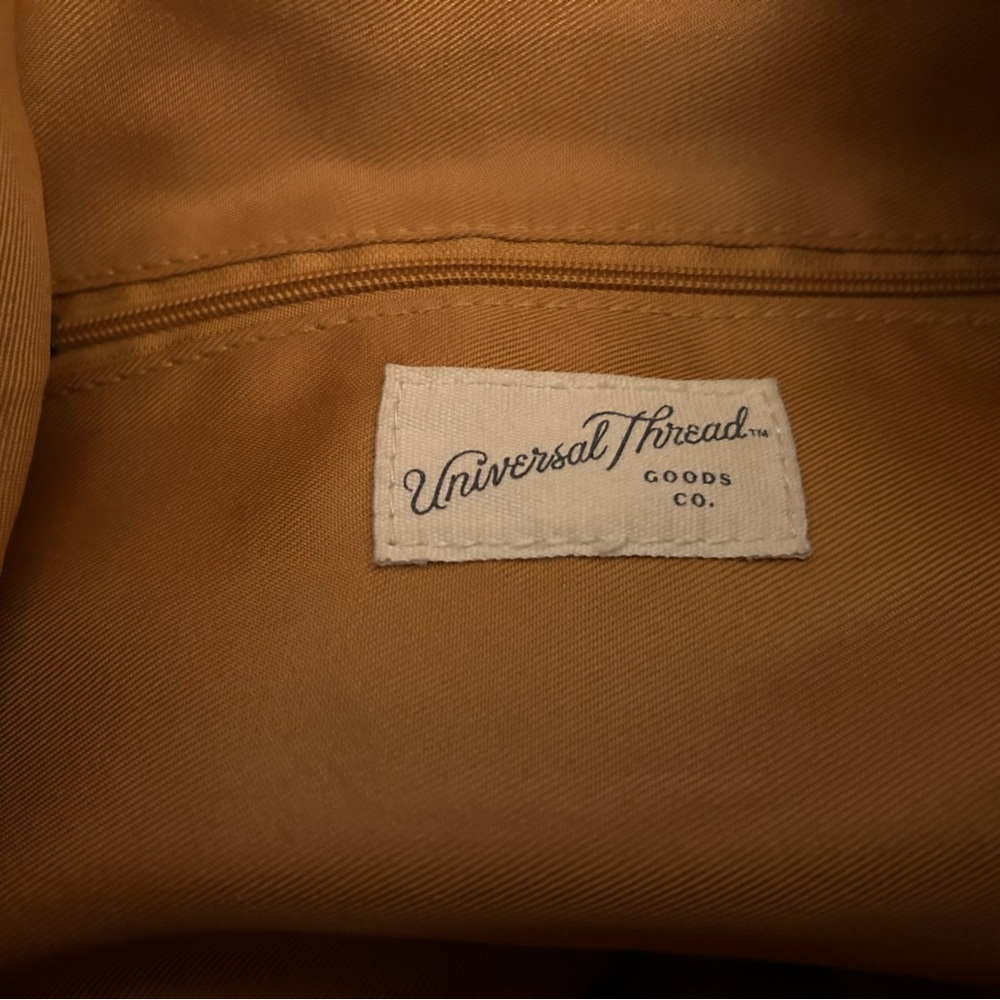 Universal Thread Handbag Great Condition! - image 4